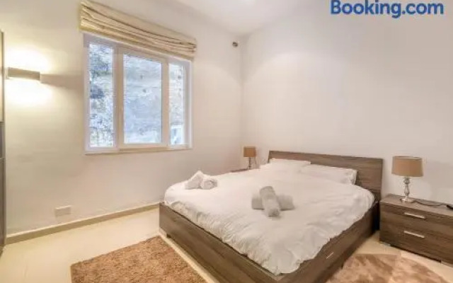 Floriana Suite-hosted by Sweetstay