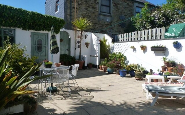 Elnor Guest House