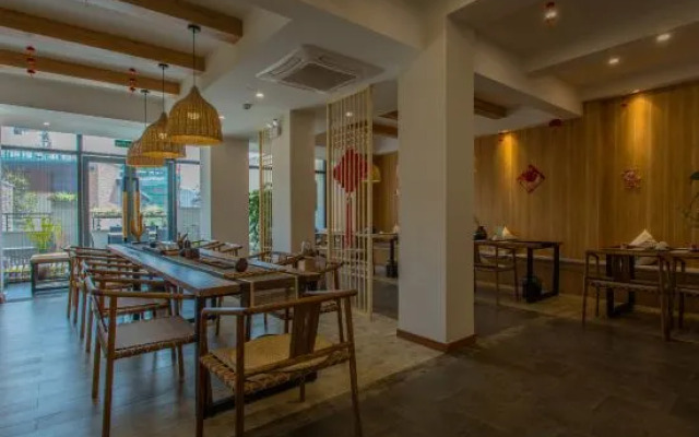 Yin Theme Hot Spring Villa Inn