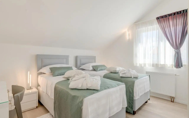 Apartments with WiFi Split - 17539