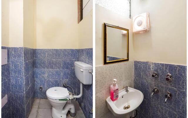 OYO 78445 Hotel The Golden Crown