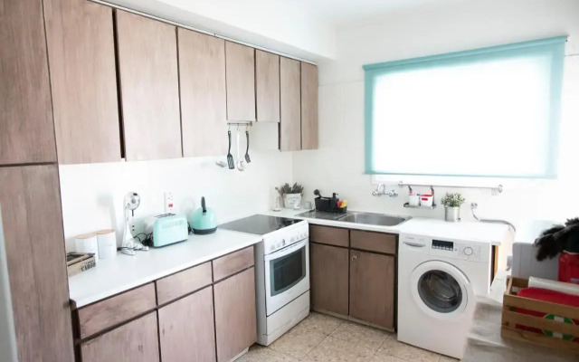 Glabur Stays - The Cozy 2 BDR - Nicosia City, Free Parking & Wifi, Welcomes You!!!