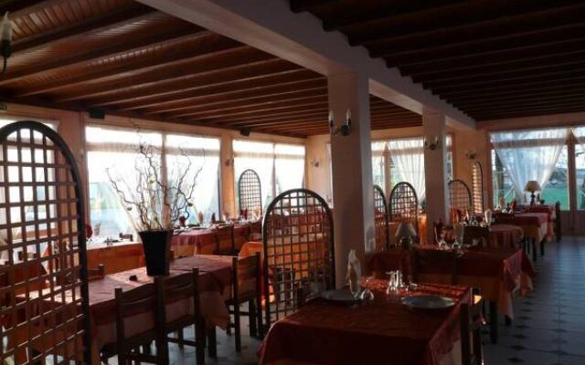 Logis Auberge De La Mandrie