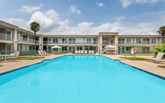 Travelodge by Wyndham Lakeland