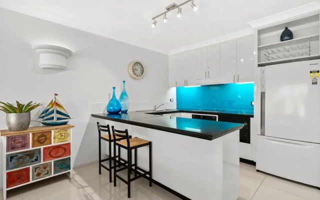 Belle Escapes - Absolute Beachfront Apartment Alamanda Resort “28”