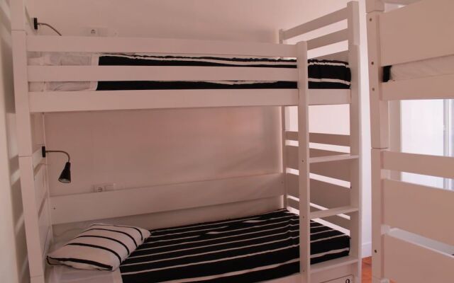 Surf in Chiado Hostel