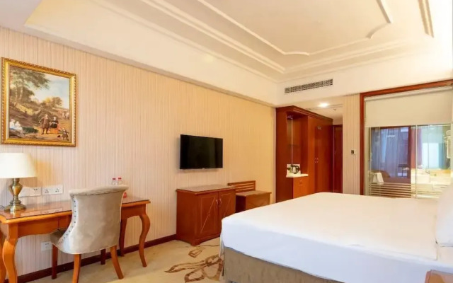 Vienna International Hotel QiandengLake