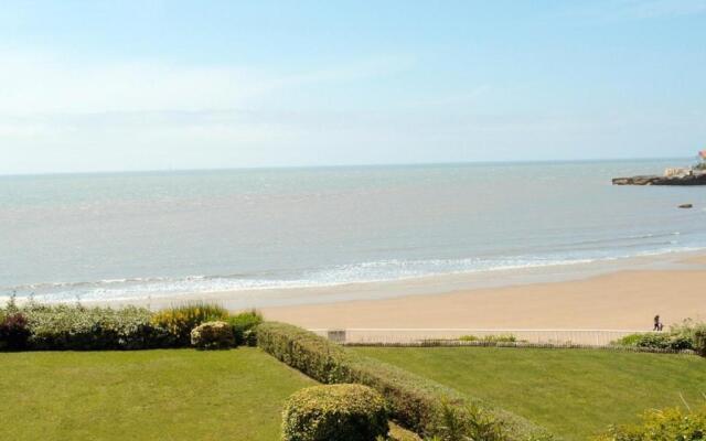 Appartement Royan, 1 pièce, 3 personnes - FR-1-494-61