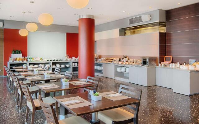 Отель NH Venezia Laguna Palace