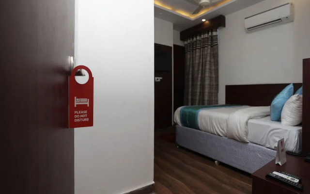 OYO 12503 Hotel Corner Point