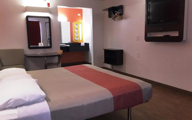 Motel 6 Brownsville, TX North