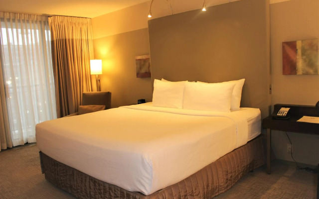 Crowne Plaza Chicago West Loop by IHG