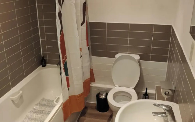 Stunning 2-bed Apartment in London Dagenham