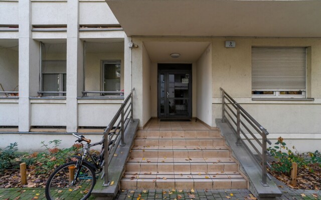 Studio With Balcony Poznań by Renters