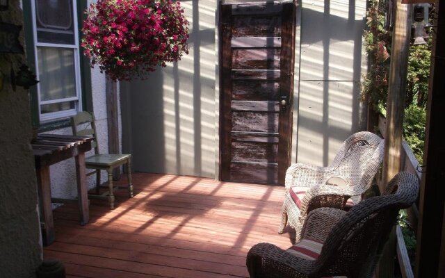 Gateway Lodge Bed & Breakfast