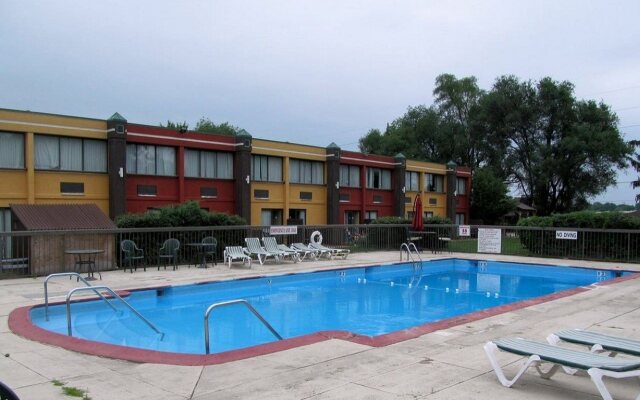 Quality Inn Conference Center Logansport