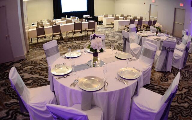 Embassy Suites by Hilton Cincinnati Northeast Blue Ash