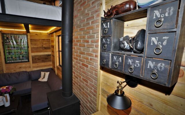 Falcon Apartments - Terrace