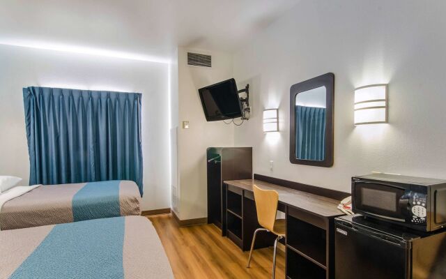 Motel 6 Wheatland, WY