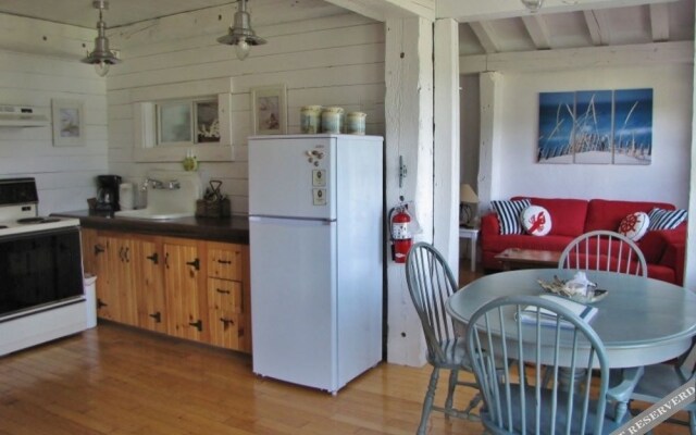 Larinda's Landing Oceanfront Cottages