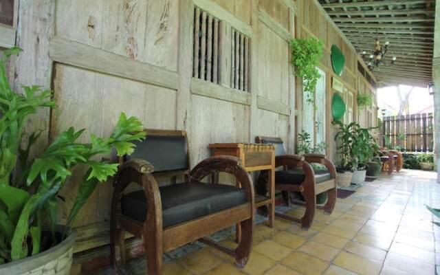 Omah Lila by The Grand Java
