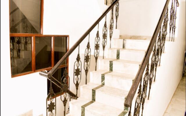 Hotel Snow Retreat by OYO Rooms