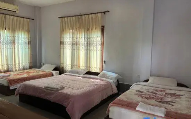 Khamphoumy Guesthouse