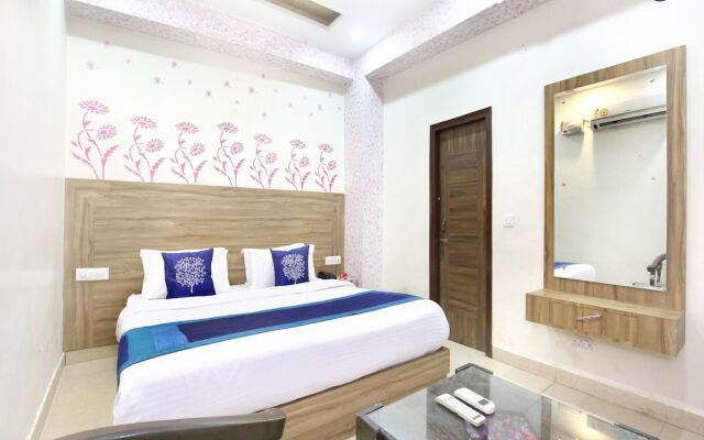 OYO 82931 Hotel Modern Palace