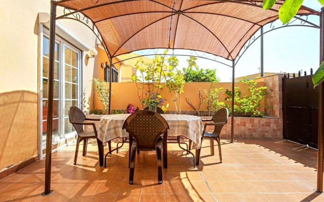 Remarkable 2-bed House in Arona