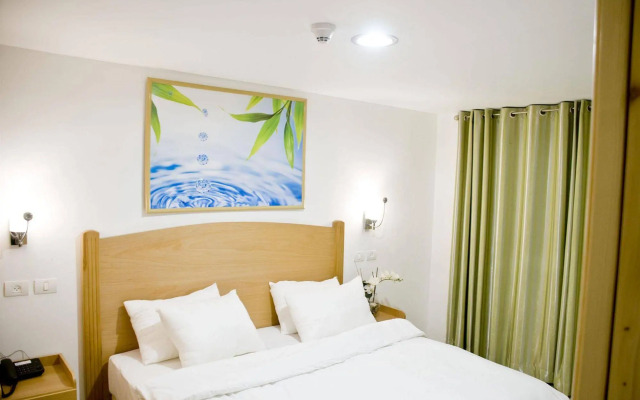 Ararat Hotel