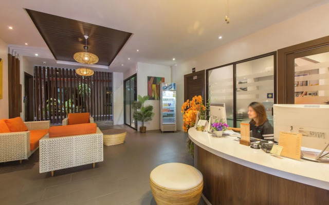 Pool Front Sexy Studio Fully Furnished Apartment