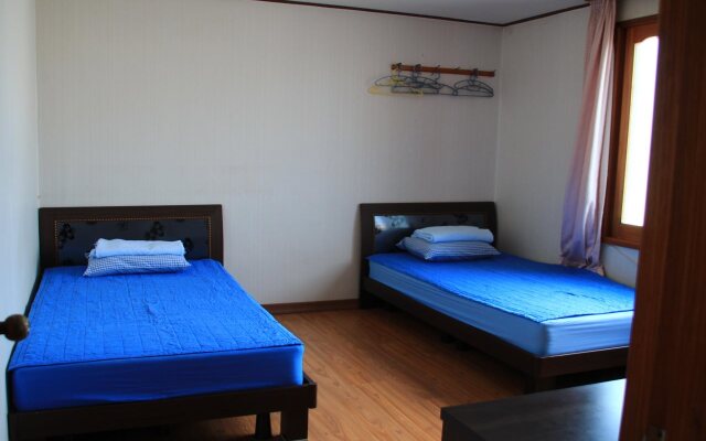 Minjoonggak Guesthouse