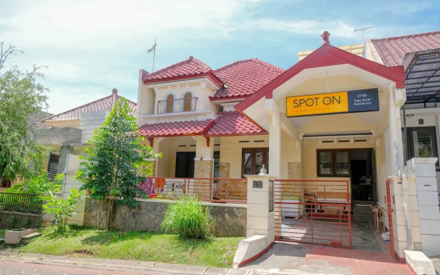 SPOT ON 2749 Tiga Sinar Residence