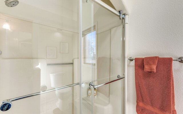 Bright Townhome - 1 Mile to Downtown Cloudcroft