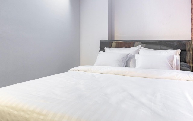 RedDoorz near Manhattan Times Square Medan 2