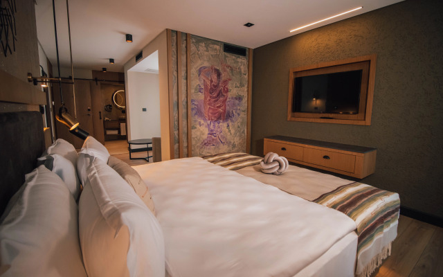 Panagia Suite Hotel