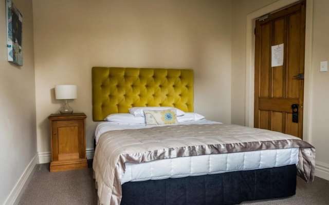 The Grange Boutique B & B and Motel