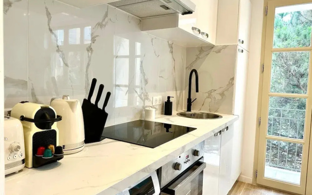 Modern Apartment - 1bd/4p - Center of St Tropez