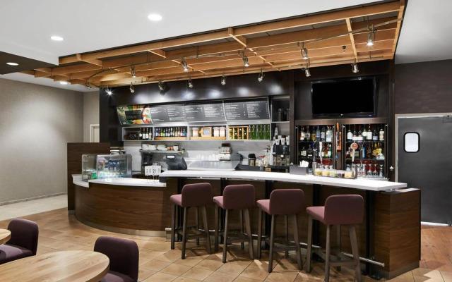Courtyard by Marriott Newark Downtown