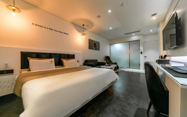 Hotel Encore