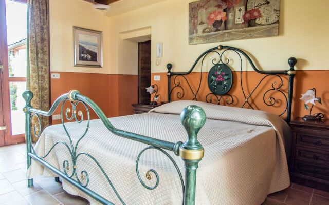 Tasteful Apartment in Roselle Terme With Fenced Garden