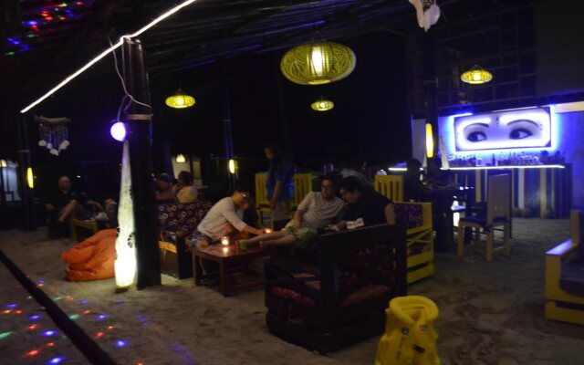 Peace & Love Beach Club