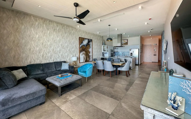 Beachtop Haven 2BR Condo at Iconic Sandy Beach