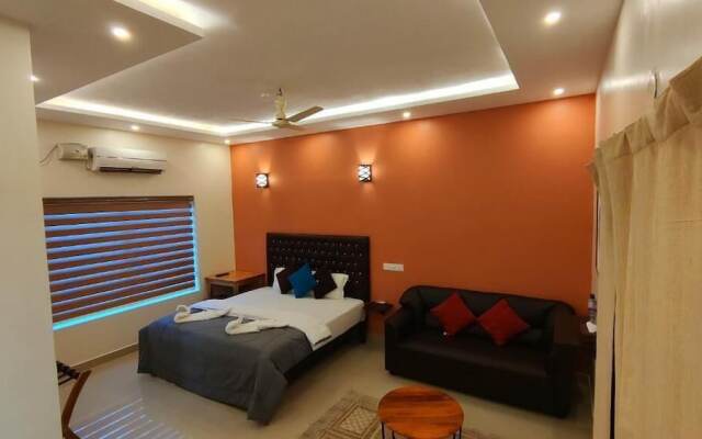 Pura Vida Varkala