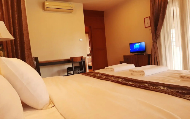 Punnapha Pool Villa  Pattaya