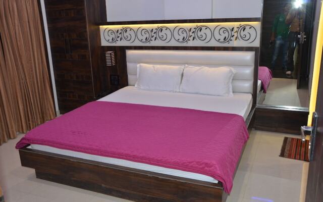 Itsy Hotels Anjali Mahal 500, Mtrs From Mathura Railway Station