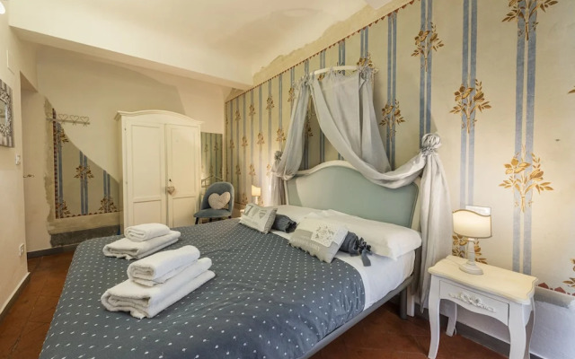 Maggio Blu by Mmega