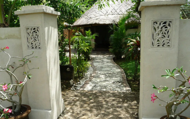 巴厘岛椰子蜂鸟酒店(Coconuts Hummingbird Bali)