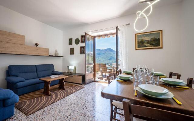 Lake view apartment with balcony and parking - Larihome A25