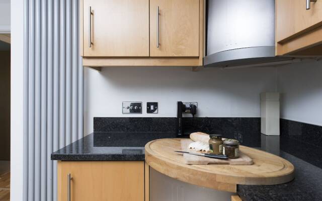 Peaceful & Modern 2BR Flat with Water Views